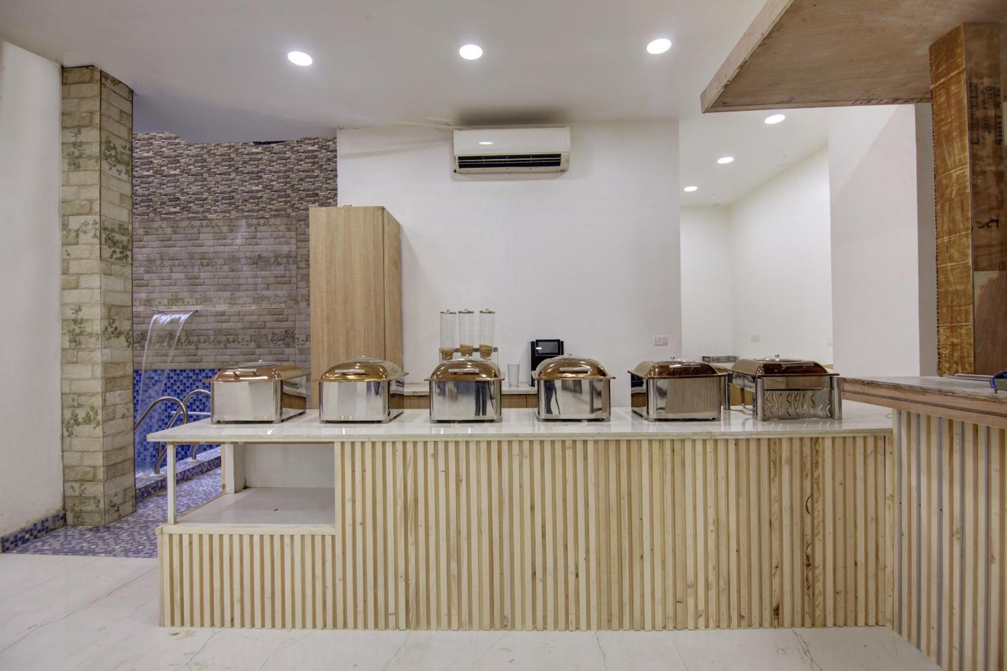 الشقق الفندقية غورغاونفي  Anandam Club House المظهر الخارجي الصورة