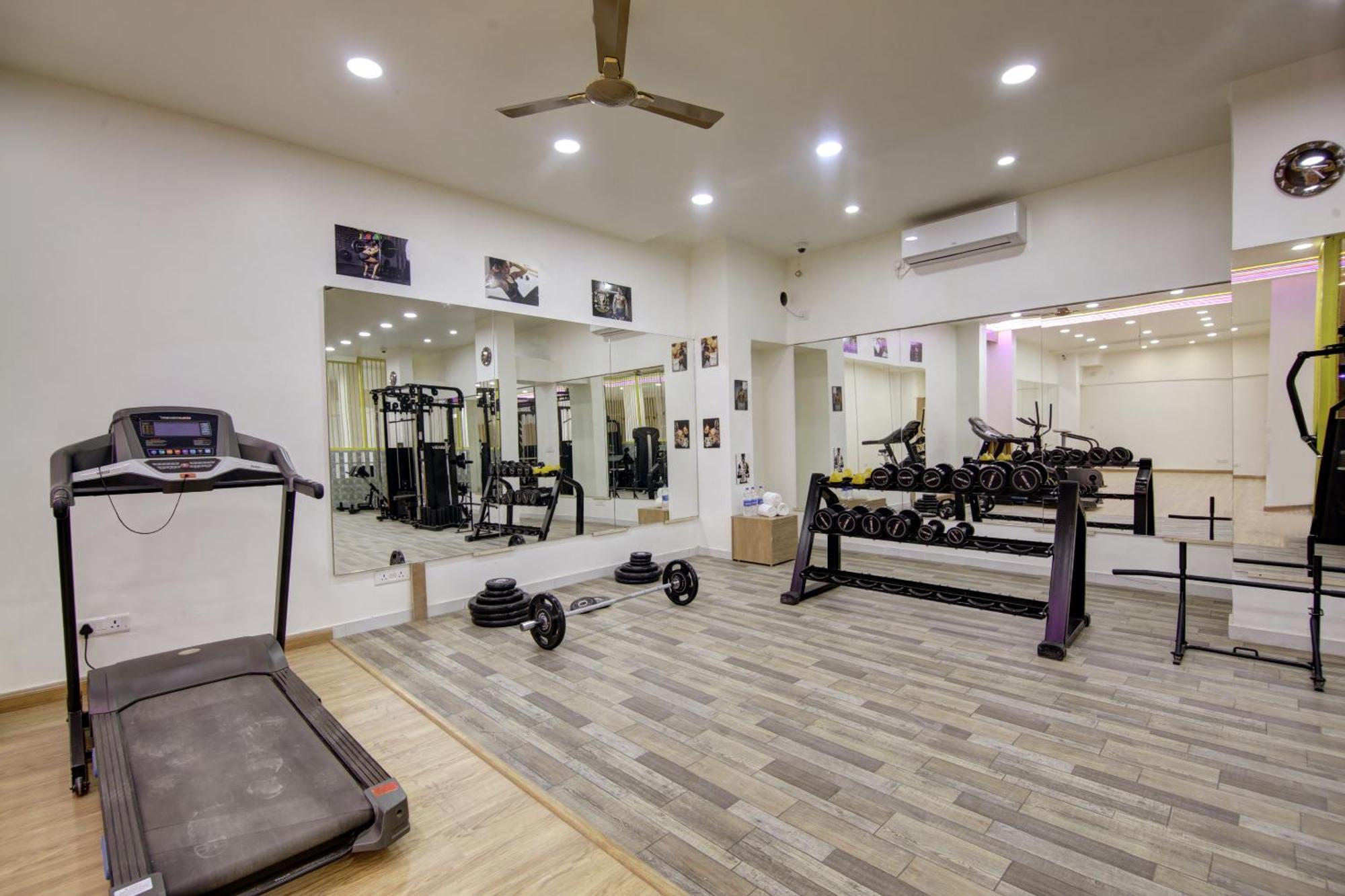 الشقق الفندقية غورغاونفي  Anandam Club House المظهر الخارجي الصورة